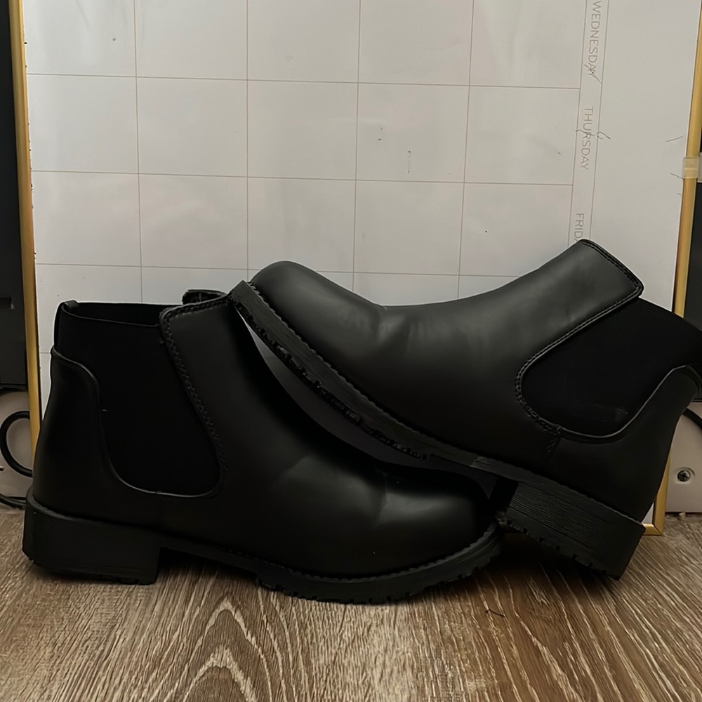 Slip resistant work boots -Women